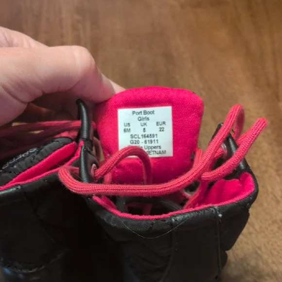 Sperry Kids Black Boots with Pink Laces - Picture 4 of 4